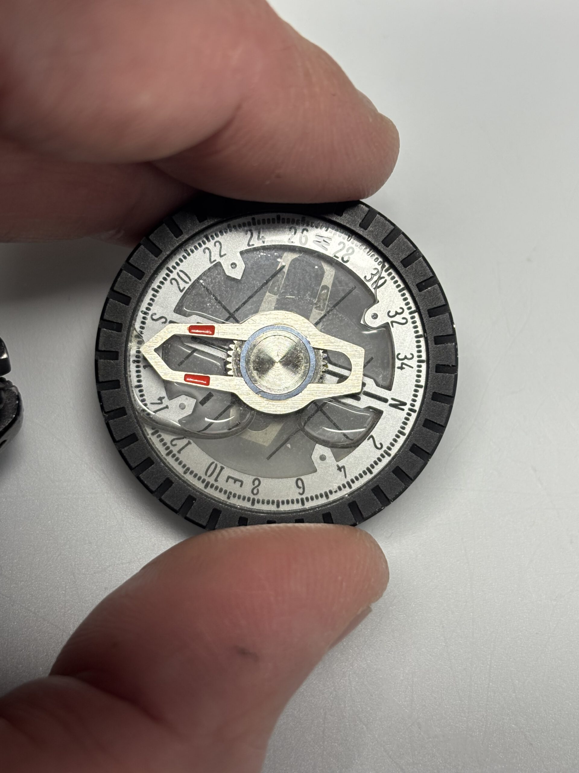 Breitling Compass wijzerplaat en kompas detailfoto – restauratie EM Watch Service