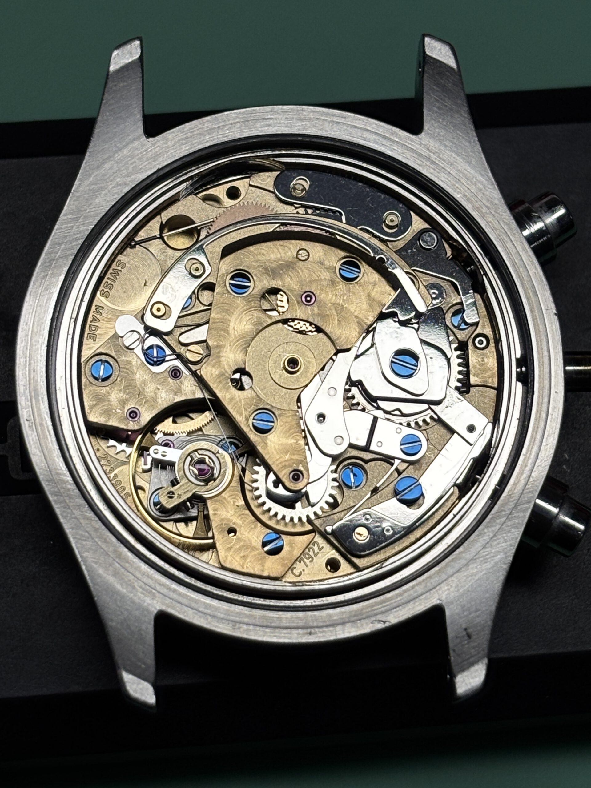 Inspectie van horloge door horlogemaker Edwin Meessen Houten